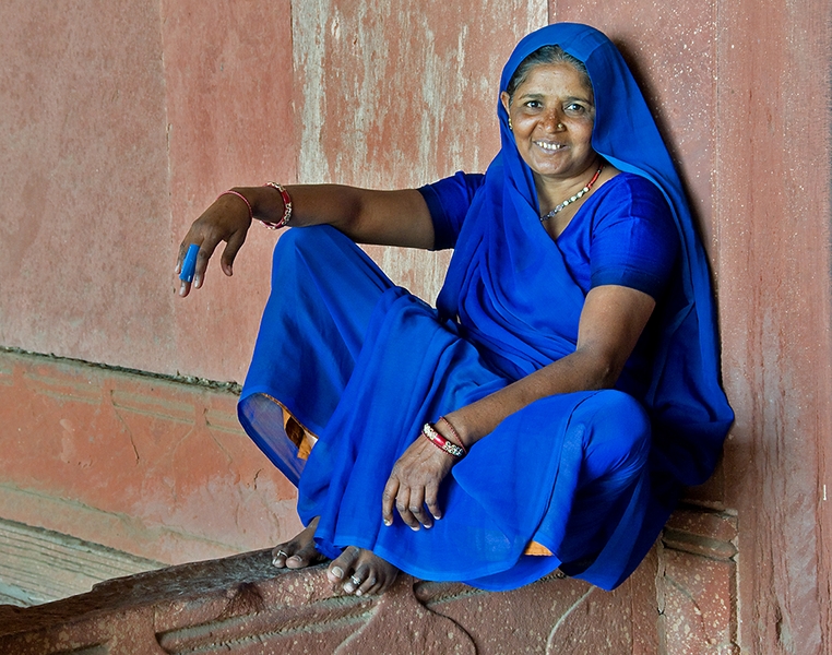 233 - BLUE SARI FATEHPUR SIKRI - RICH LEO - united kingdom.jpg